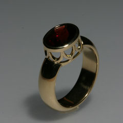 Ring Granat, Gelbgold