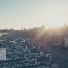 Hafen Marseille bei Sonnenuntergang aus der Vogelperspektive - Street | Travel Photography von Roland Grosch