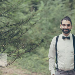 Hochzeitsportrait Bräutigam im Kletterpark Lahnstein - fotografiert von Roland Grosch - Hochzeitsfotograf Hanau