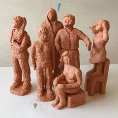 Modell - Gruppe, Terrakotta geschrüht, h12-17cm