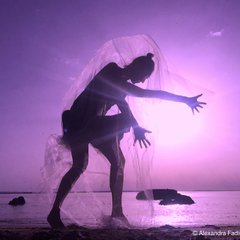 "Danse magique en violet"