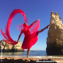 "Danse mariage rocher en rouge" à Lagos Portugal