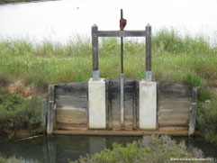Porte martelière permettant de contrôler la circulation de l'eau sur le réseau hydraulique primaire.