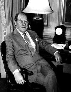 English: Rex Harrison in his study Urheber Allan warren