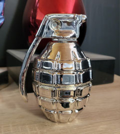 chrome sur plastique , grenade , chromage plastique , design , designer , artiste , peinture chrome, machine à chrome , machine à chromer, chrome