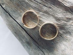 Ringtausch, Ja-Wort, Hamburger Rederei, Strandhochzeit, Landhochzeit, Hochzeit an der Elbe,  Heiraten im Garten, Hamburg Freie Trauung, Hochzeitszeremonie, Hochzeit, Blumenschmuck, Hochzeitsdekoration