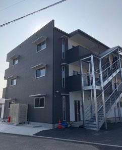 ロイヤルセンチュリー姶良(3階建)