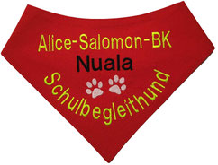Hundehalstuch für einen Schulhhund, rotes Tuch bestickt in neongelb und weiß mit Name der Schule und Schhulbegleithund, made by textilfashion.de
