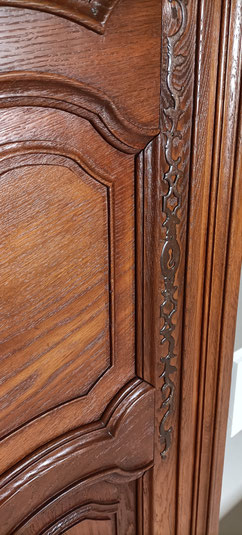 Armoire en chêne d'époque, entièrement restaurée.