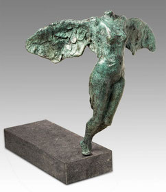 Di salto alla vita (Life jump). Bronze, patinated on a hard stone base. Also available in cast skin. 40x36x10 cm. EUR 4500.