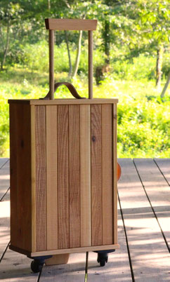 激レア 木でできたキャリーケース