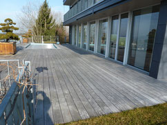 HolzTerrasse, Holzterrasse, Terrasse, Terasse, Parkett, Nassreinigung, AM Boden GmbH, geöltes Parkett, Bürstreinigung, Reinigung, Bodenreinigung, Bodenbelagsreinigung, Bodenreinigung, Bodenreiniger, 