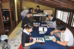 町家カフェ満月の花で、書道教室。 四条烏丸から南東へ徒歩5分。 第2・4日曜開催