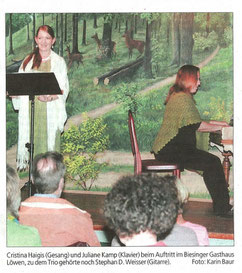Cristina Haigis (Gesang) und Juliane Kamp (Klavier) beim Auftritt im Biesinger Gasthaus Löwen