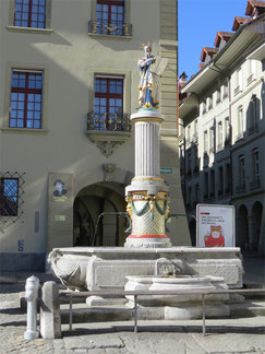 Sehenswürdigkeiten Bern: Brunnen vor dem Münster (Bern, Schweiz)