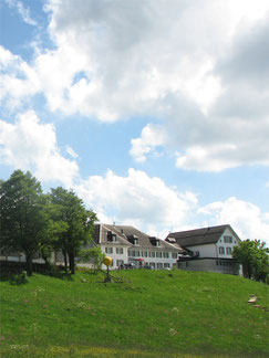 Sehenswürdigkeiten Weissenstein: Kurhaus Weissenstein mit Bergstation der Gondelbahn Oberdorf-Weissenstein