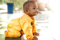 Baby krabbelt - Profil
