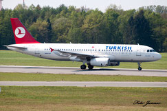 Turkish  Airbus A320-232 ( Fluggesellschaft der Türkei)
