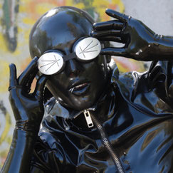 femalemask, latexhood, latexmaske, doll, rubberdoll, fetishmodel, latexfetish, heavyrubber,