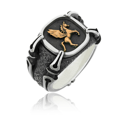 Wappen-Ring in Silber mit individuellen Logo in Rotgold aus der Herrenschmuck-Kollektion Gremlin von der Goldschmiede OBSESSION