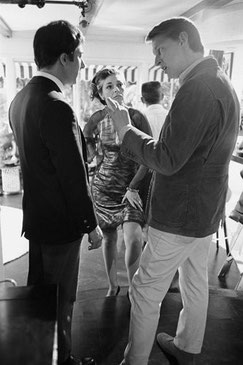 Director Mike Nichols,Hoffman and Anne Bancroft.
