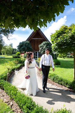 Brautpaar Jennifer und Florian auf dem Eggershof Soltau - Hochzeitsreportage FOTOFECHNER
