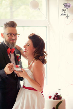 http://little-wedding-things.tumblr.com/post/17465718372