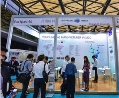 Photos with shows visitors at CPhi China