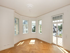 OBERURSEL 4-ZI.-STIL-ALTBAU- KERNSANIERT - ZWEI BALKONE