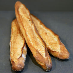 3 baguettes traditions fabriquées par Ma Boulangerie Café