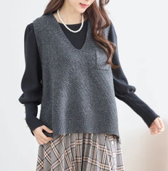 Ｖネックニットベスト フォーユー価格　1,680円(税込)   