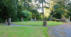 Sehenswürdigkeiten Aberdeenshire: Der Midmar Stone Circle befindet sich auf dem Friedhof gleich neben einer Kirche.