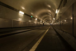 elbtunnel, elbe, landungsbrücken, hamburg