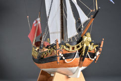 46-40 Charles Royal Yacht built by Nobuo ICHINOSE