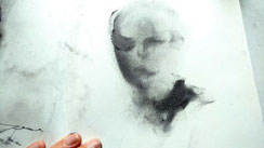 zeichnen mit finger und grafitpulver, gesicht