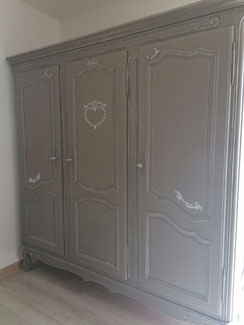 relooking de meubles armoire merisier louis le mans sarthe taupe patine blanc pochoir coeur