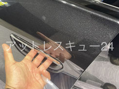 マセラティSUVグレカーレ　隠し鍵穴インロック開錠