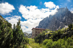  Wandern mit Hund in den Dolomiten zur Berti Hütte