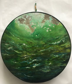 Oceandrum www.paintyourpassion.today Een groene ze in zachte overgangen, met witte golfkopjes en een opspattende branding