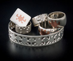 Hashka Fusion, bijoutiers créateurs. Collection "Invader" en argent forgée à la main. Bijoux hommes-femmes