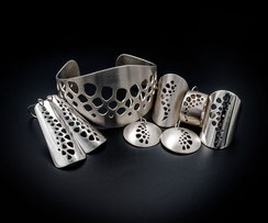 Hashka Fusion, bijoutiers créateurs. Collection "Graines de folie"en argent forgées à la main. Bijoux hommes-femmes