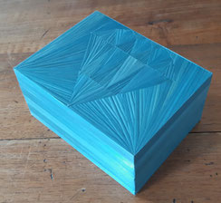 Dimension 14,5 x 11,2; ht 7,2 cm . Intérieur brut avec 2 compartiments . RESERVE EXPO