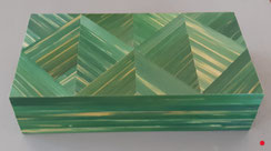 Dimension 22 x 12 , ht 5,5 cm . Intérieur brut. VENDU
