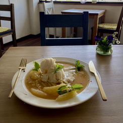富士宮市のケーキカフェcafe verbのご予約制デザート「クレープ・シュゼット」