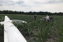 Oftmals gibt es nette Helfer*innen – so auch in Soltau, als der Discus per Quad aus dem Maisfeld gezogen worde.