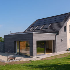 Strebel Holzbau. Neubau Wohnhaus mit drei Geschosswohnungen.