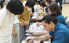 昨年の様子：名札作成