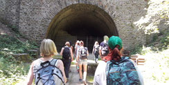 Im Ahrtal wurden viele Tunnel gebaut, die nie ihrem geplanten Zweck erfüllten. Die wandernde Weinprobe an der Ahr ist wirklich sehr informativ und bietet dem Tourist einen umfangreichen Einblick.