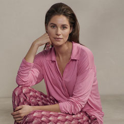 Frottee Cardigan Rianna in Anthrazit mit weichem Bund und weißen Knöpfen von Sunday in Bed