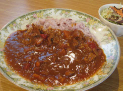 糸島豚、野菜、黒米を使った美味しい特製カレー!